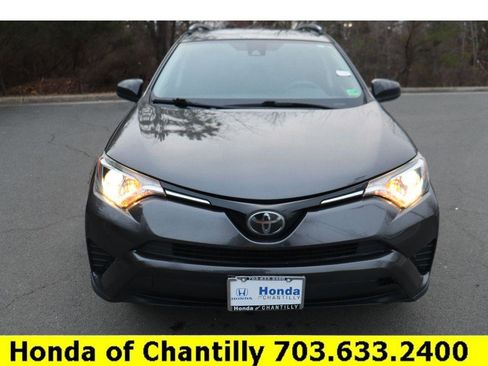 Used 2018 Toyota RAV4 LE image 2