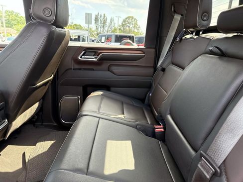 Used 2024 GMC Sierra 2500 Denali w/ Denali Reserve Package AWD/4WD image 16