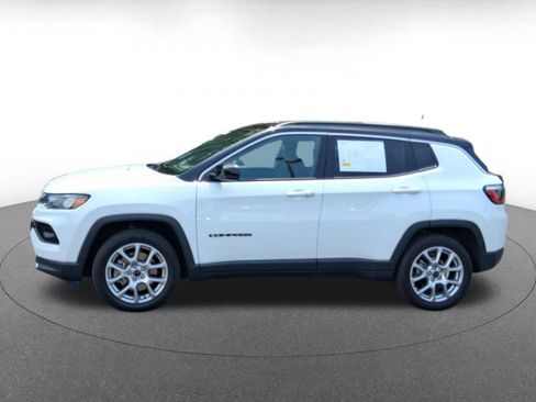 Used 2025 Jeep Compass Limited AWD/4WD image 5