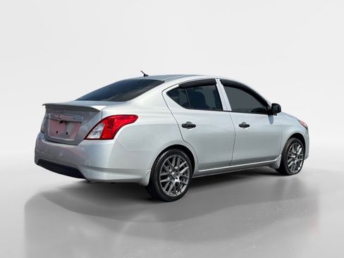 Used 2015 Nissan Versa S FWD image 6