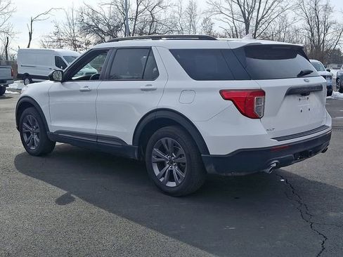 Used 2023 Ford Explorer XLT w/ Equipment Group 202A image 7