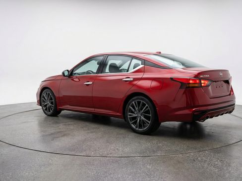 Used 2025 Nissan Altima 2.5 SV image 6