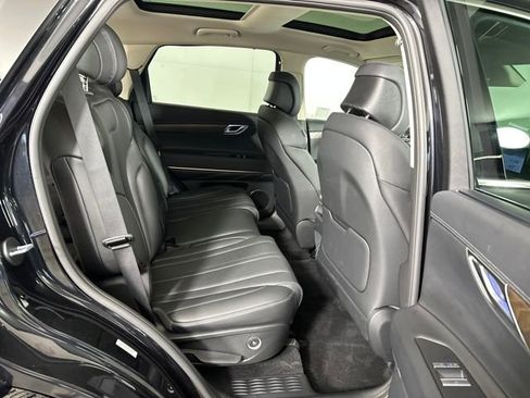 Used 2025 Genesis GV80 2.5T Select image 27
