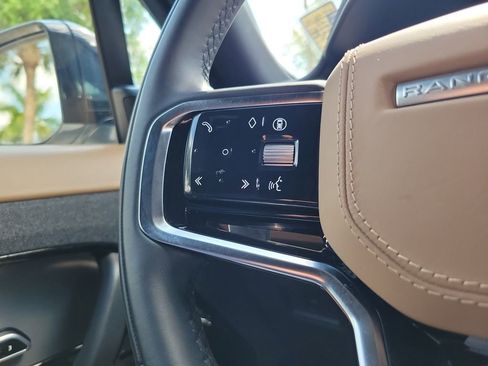 Used 2025 Land Rover Range Rover Sport SE AWD/4WD image 25