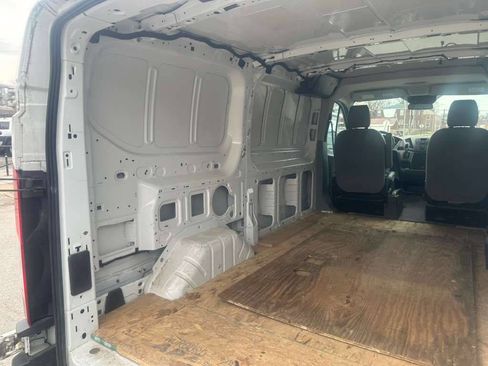 Used 2017 Ford Transit 250 130 Low Roof RWD image 19