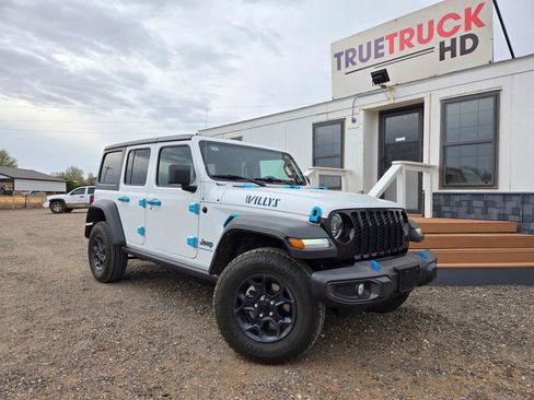 Used 2023 Jeep Wrangler Unlimited w/ Cold Weather Group image 4