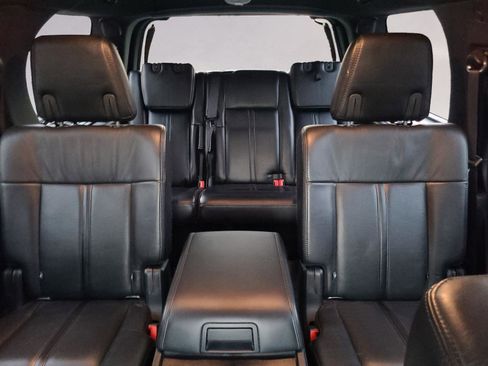 Used 2016 Lincoln Navigator Select image 18