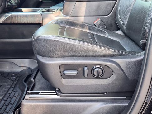 Used 2022 GMC Sierra 3500 Denali w/ Denali Black Diamond Edition image 23