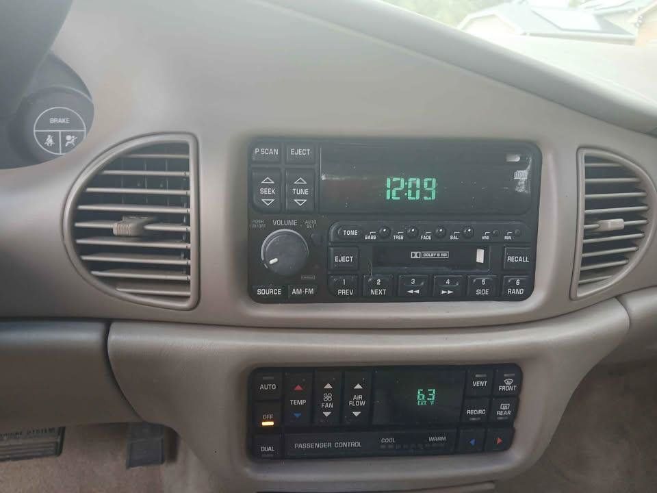 Used 2000 Buick Century Limited w/ 2000 Special Edition Pkg FWD image 15
