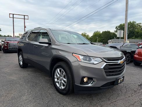 Used 2018 Chevrolet Traverse LT FWD image 9