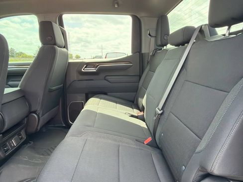 Used 2025 Chevrolet Silverado 1500 RST AWD/4WD image 13