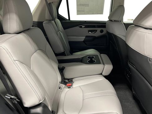 New 2025 Honda Pilot Touring image 35