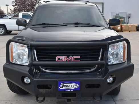 Used 2011 GMC Yukon XL SLT w/ SLT-2 Equipment Package AWD/4WD image 2