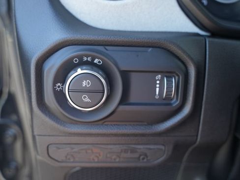 Used 2024 Jeep Gladiator Sport AWD/4WD image 33