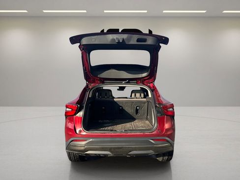 Used 2024 Chevrolet Trax ACTIV w/ Driver Confidence Package image 26