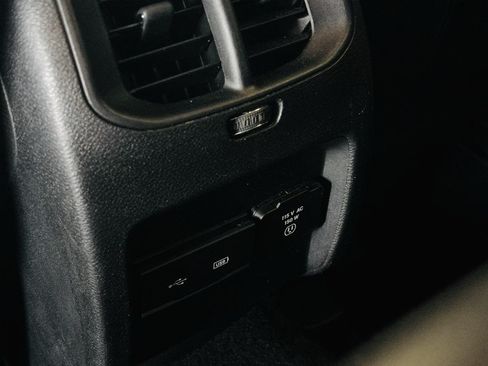Used 2020 Jeep Cherokee Limited FWD image 35