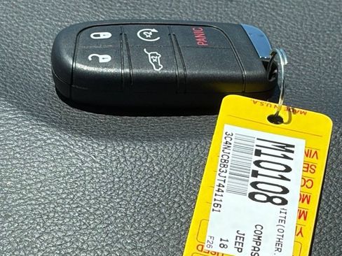 Used 2018 Jeep Compass Latitude w/ Popular Equipment Group FWD image 13
