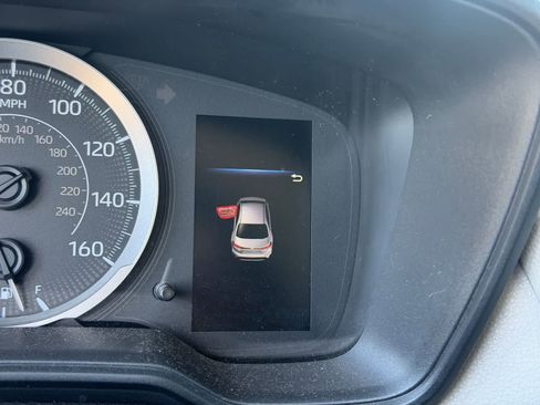 Used 2020 Toyota Corolla LE FWD image 16