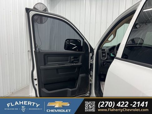 Used 2020 RAM 3500 Tradesman w/ Chrome Appearance Group image 8