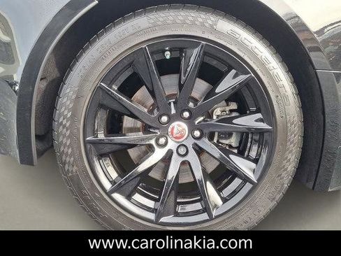 Used 2017 Jaguar F-TYPE Coupe image 9