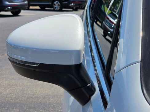 Certified 2023 Volkswagen Tiguan SE w/ Panoramic Sunroof Package FWD image 17