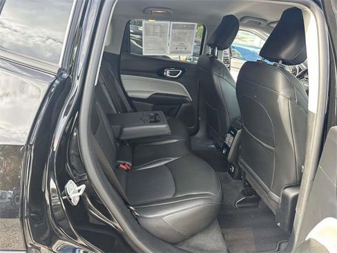 Certified 2022 Jeep Compass Limited image 23