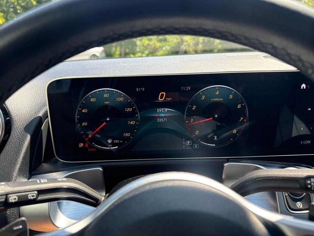 Used 2021 Mercedes-Benz GLB 250 4MATIC image 27