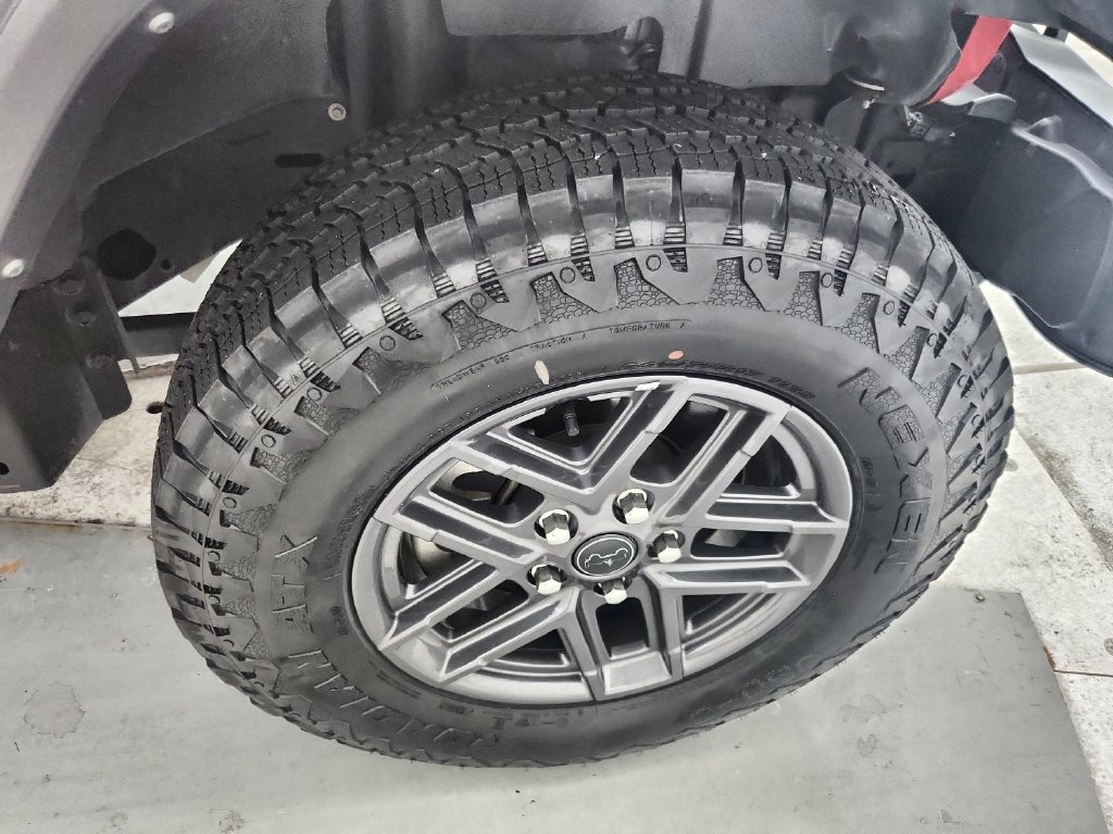 Certified 2023 Jeep Gladiator Sport AWD/4WD image 37