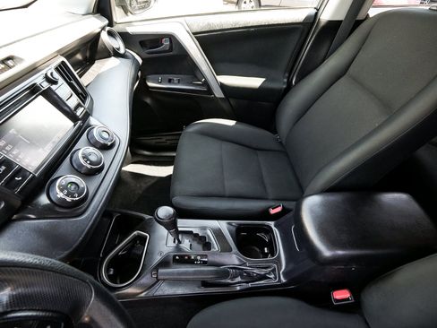 Used 2018 Toyota RAV4 LE w/ All Weather Liner Package AWD/4WD image 28