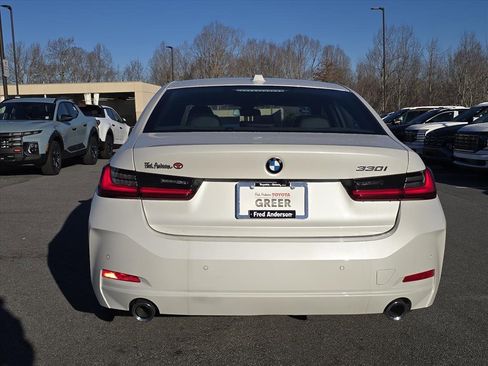 Used 2025 BMW 330i Sedan image 4