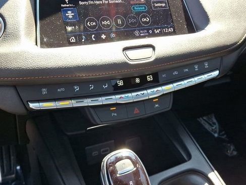 Used 2023 Cadillac XT4 Sport FWD image 33