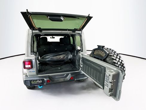 Used 2023 Jeep Wrangler Unlimited w/ Sun & Screen Package AWD/4WD image 27