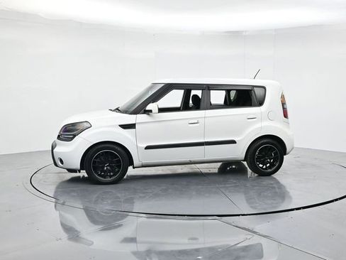 Used 2010 Kia Soul + image 6