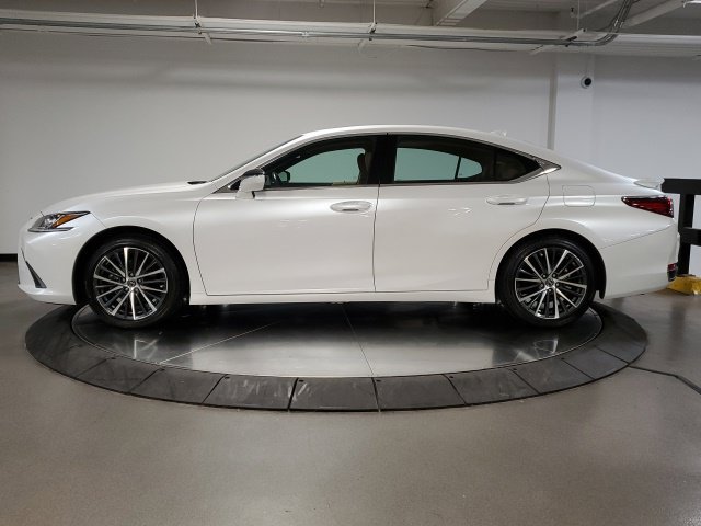 Used 2025 Lexus ES 300h w/ Premium Package FWD image 14