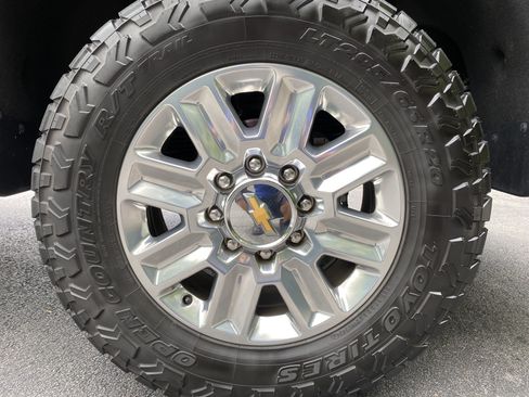 Used 2024 Chevrolet Silverado 2500 High Country w/ Technology Package AWD/4WD image 48