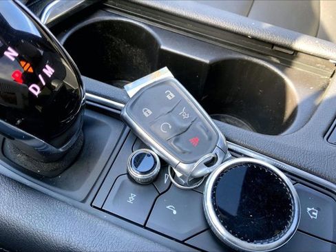 Used 2020 Cadillac XT6 Sport image 11