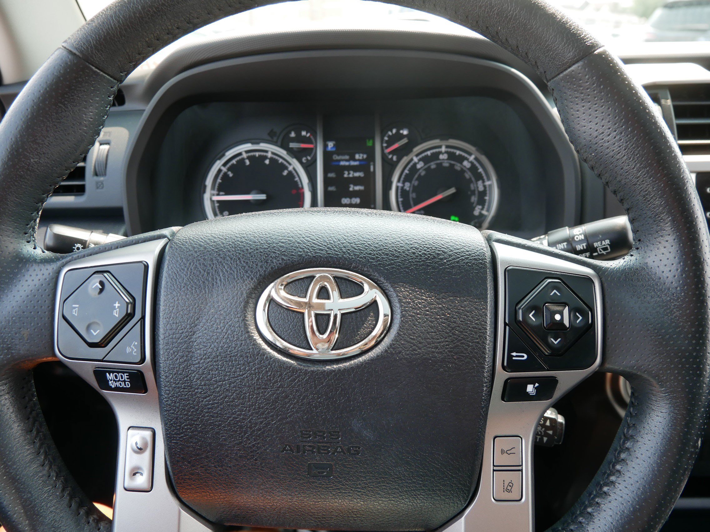 Used 2022 Toyota 4Runner Limited AWD/4WD image 25