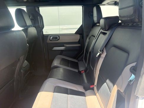 Used 2023 Ford Bronco Wildtrak AWD/4WD image 3