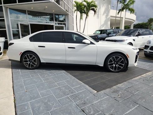 Used 2023 BMW 740i 740i w/ Parking Assistance Package image 8