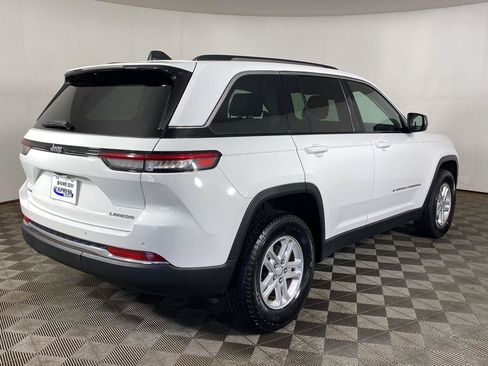 Used 2023 Jeep Grand Cherokee Laredo w/ Luxury Tech Group I AWD/4WD image 56