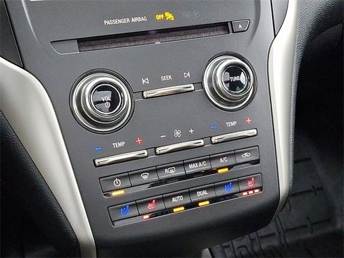 Used 2018 Lincoln MKC Reserve w/ Lincoln MKC Climate Package image 16