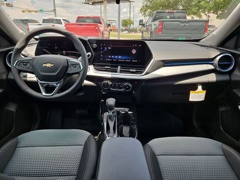 New 2025 Chevrolet Trax LT w/ Driver Confidence Package image 2