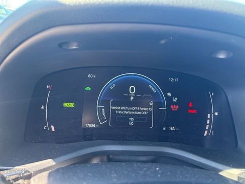 Used 2025 Toyota Camry SE w/ Multimedia Upgrade Package image 24