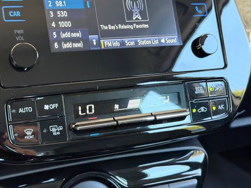 Used 2019 Toyota Prius XLE FWD image 26