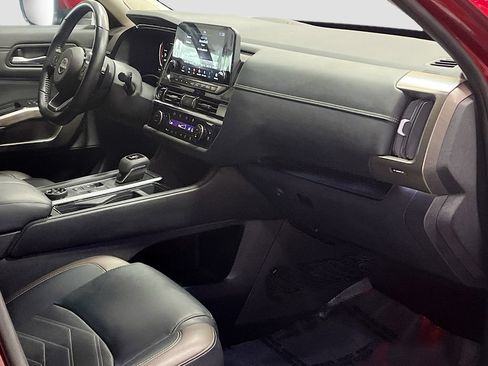 Used 2023 Nissan Pathfinder Platinum AWD/4WD image 32
