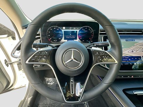 Used 2024 Mercedes-Benz E 350 4MATIC Sedan image 11