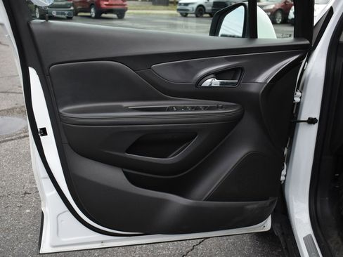 Used 2020 Buick Encore Essence image 12