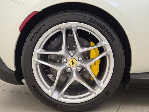 Used 2026 Ferrari Roma Spider RWD image 7