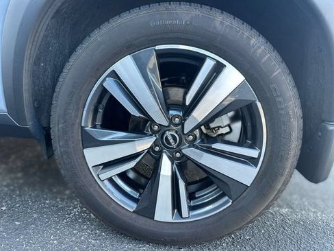 Used 2023 Nissan Rogue SL w/ SL Premium Package FWD image 10