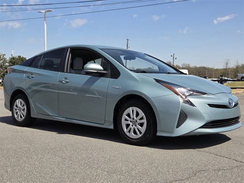 Used 2016 Toyota Prius Two image 4